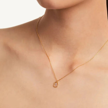 Collana Iniziale Personalizzata con Zirconi | Placcata in Oro – Ciondolo Lettera Alfabeto