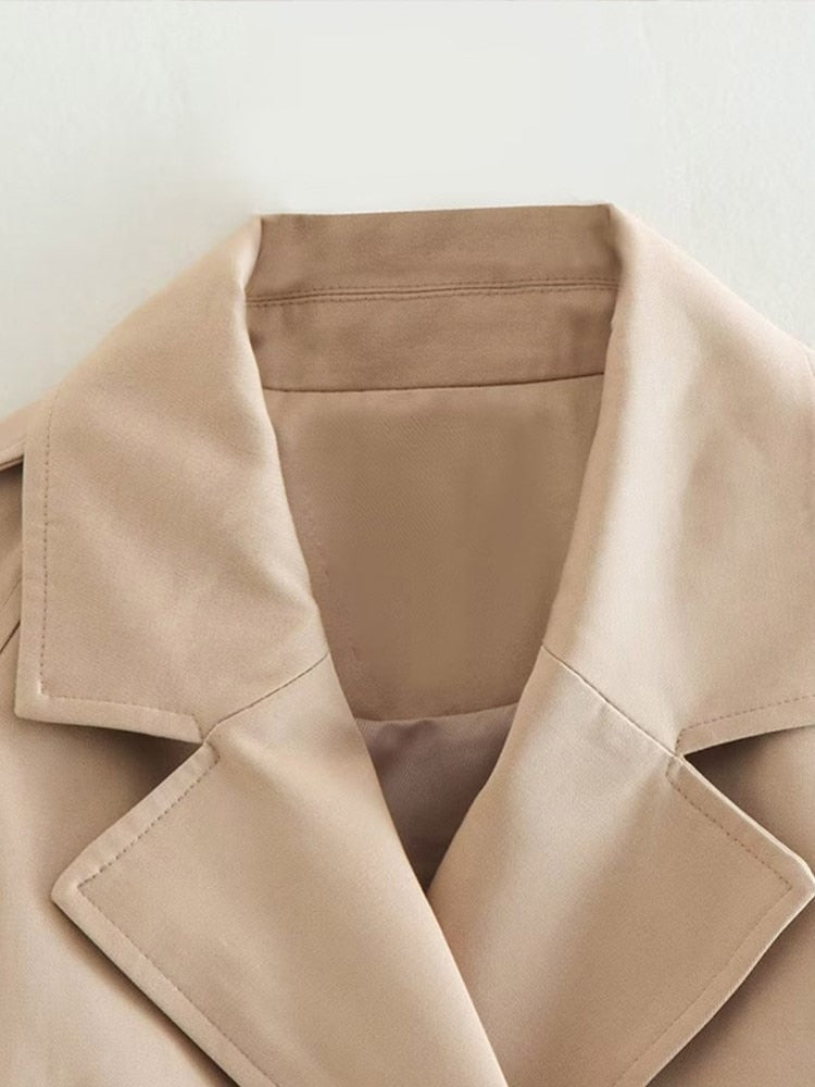 Theresa - Kurzer Trenchcoat Beige für stilvolle Auftritte