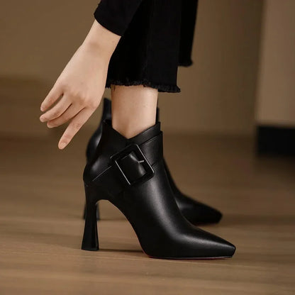 Heel with Buckle