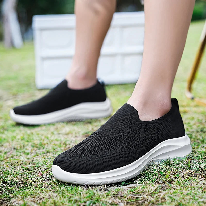 Men's Vulcanized Shoes Fashion Breathable Outdoor Mesh Casual Sneakers Lightweight Comfortable Men Tenis Masculino Walking Shoes