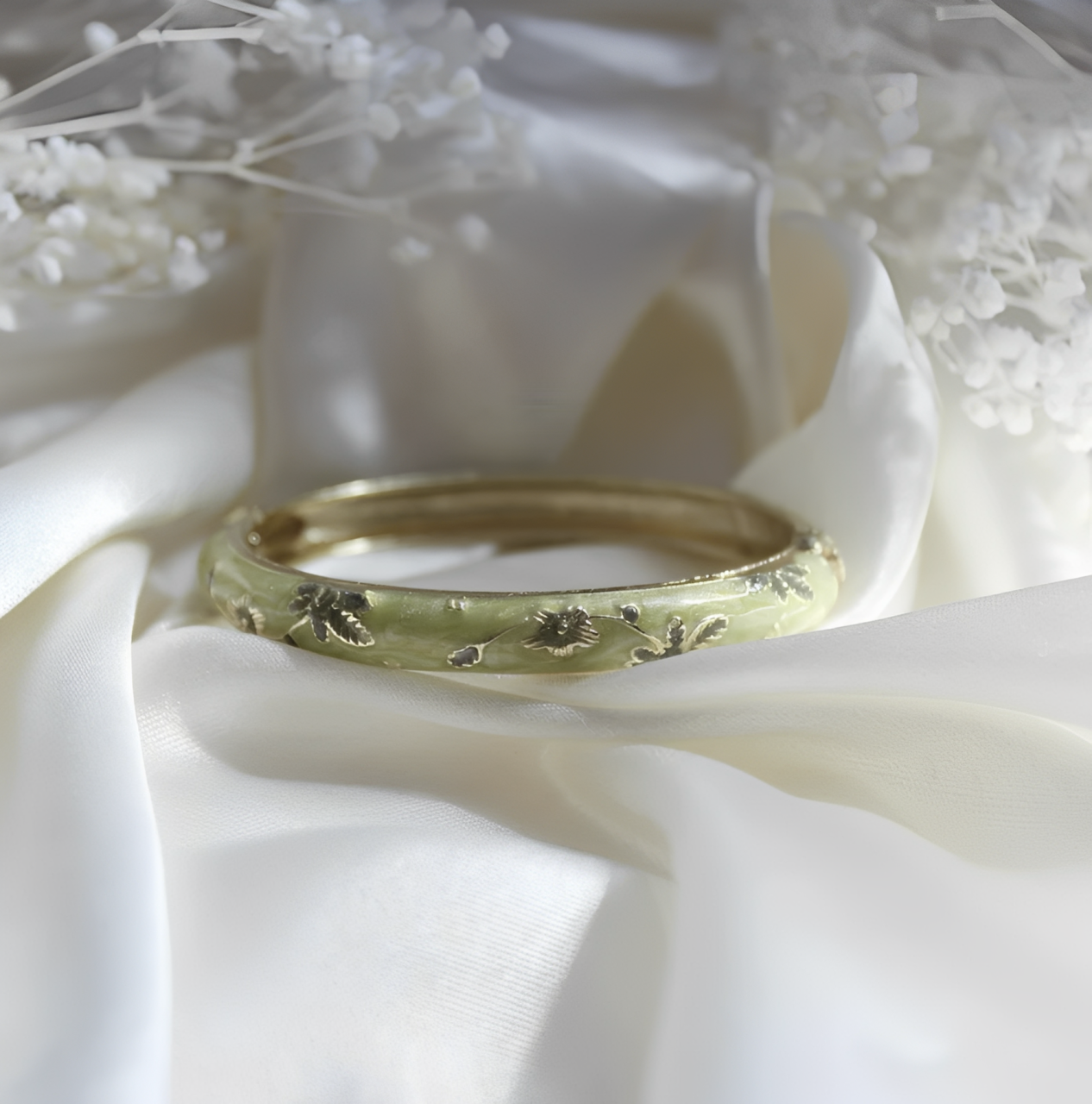 Bridgerton Vintage Bangle – Tijdloos en chique