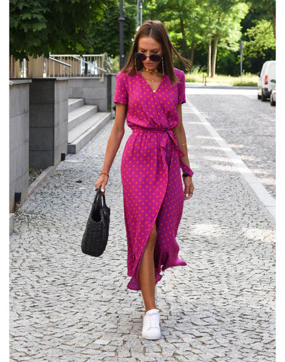Noemie – Robe élégante à col en V et coupe sculptante