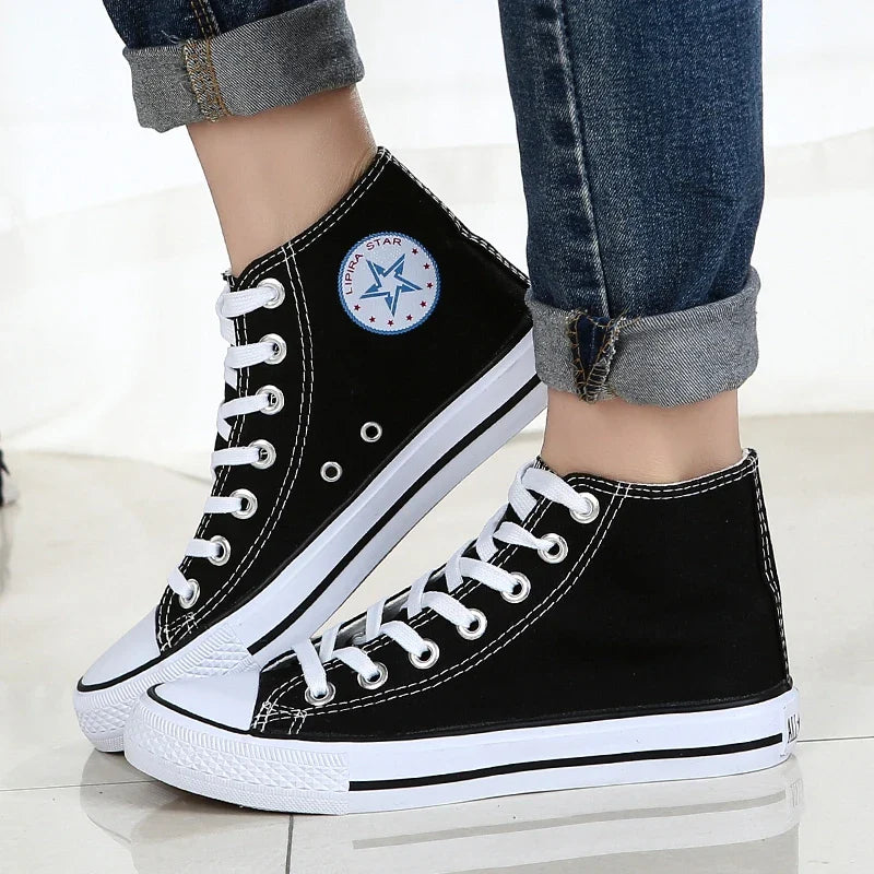 Unisex Canvas Sneakers mit Schnürverschluss und Profilsohle