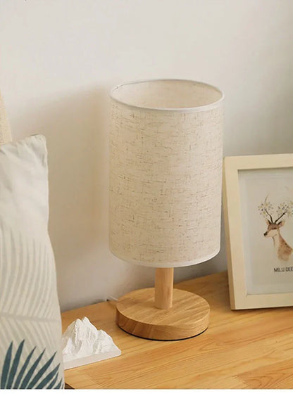 Aurora SilkGlow LED-Tischlampe – Dimmbare asiatische Nachtlampe mit Holzsockel und Stoffschirm
