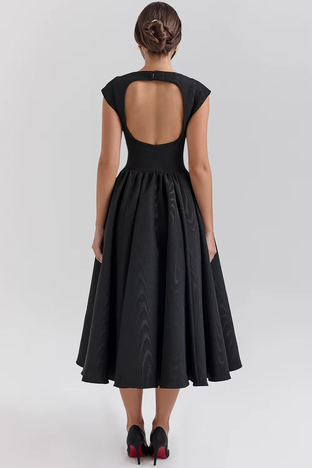 Paelina – Structured Cap Sleeve Midi Dress