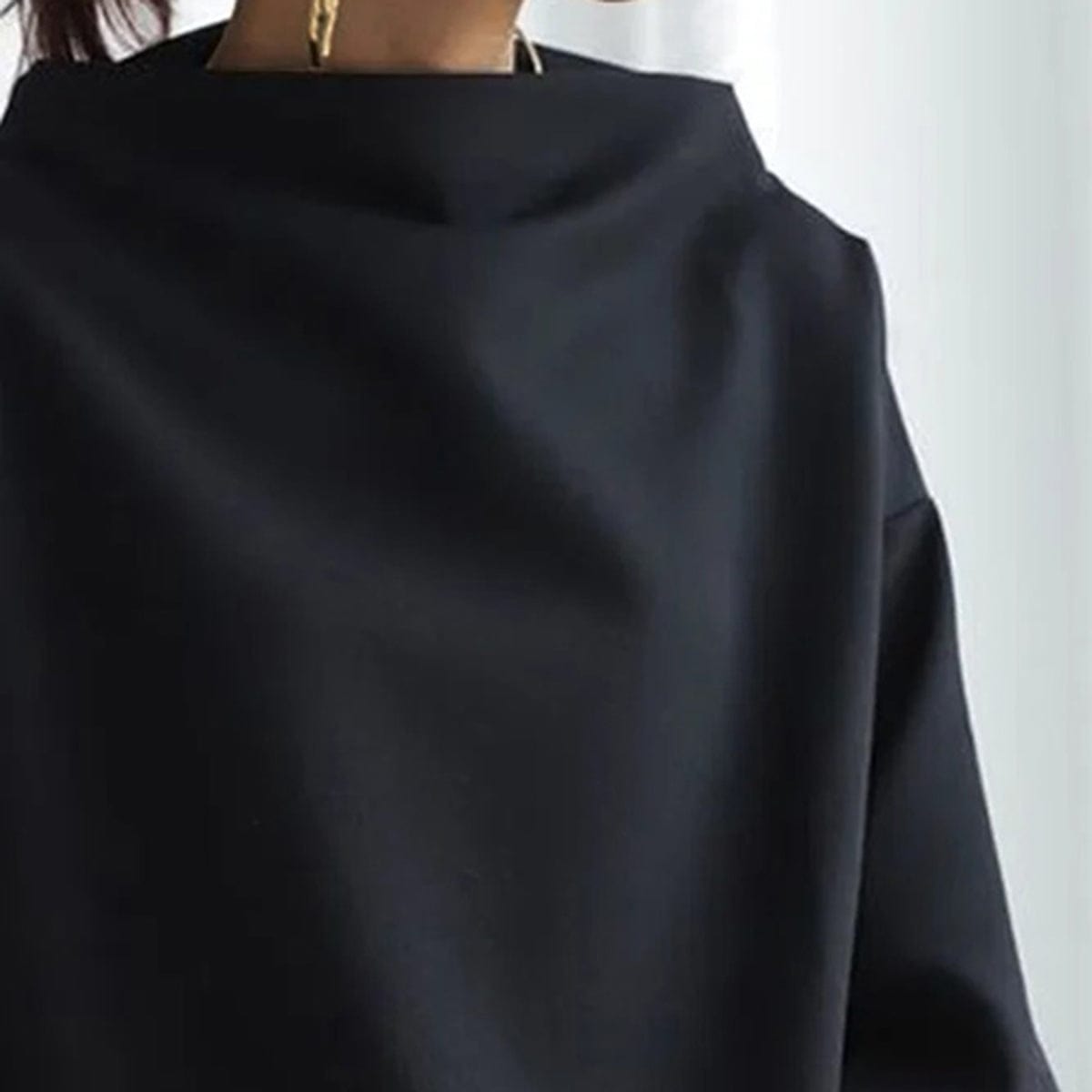 Lisa | Sleek High-Neck Casual Top