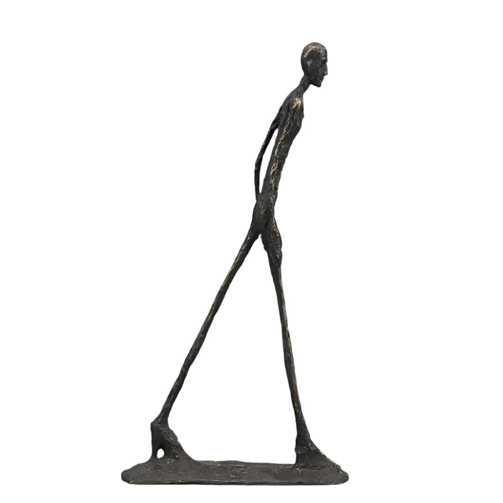 StrideForm – Abstrakt jernskulptur af gående mand til moderne kunstinspireret indretning