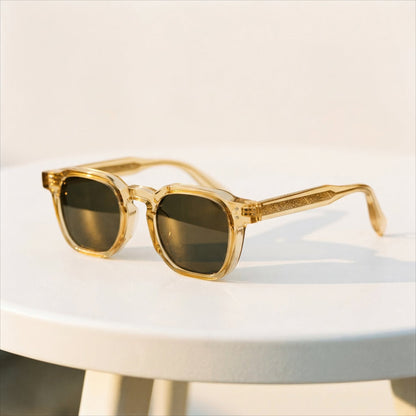 Stylish Retro Sunglasses with Polarized Lenses and UV Protection