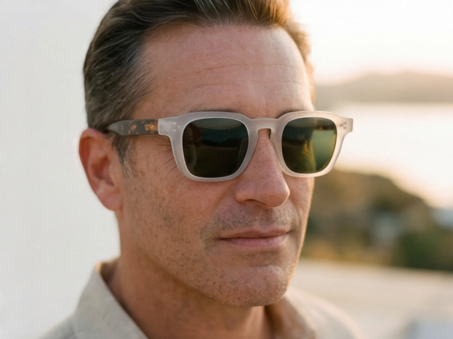 Stylish Retro Sunglasses with Polarized Lenses and UV Protection