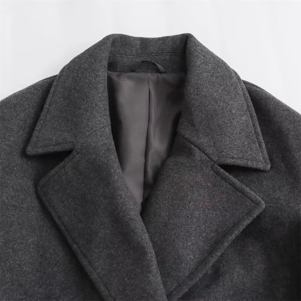 Warmer Wintermantel mit elegantem Design