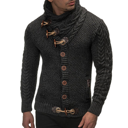 Cassius - Højhalset sweater med knapdetaljer og taljepasform