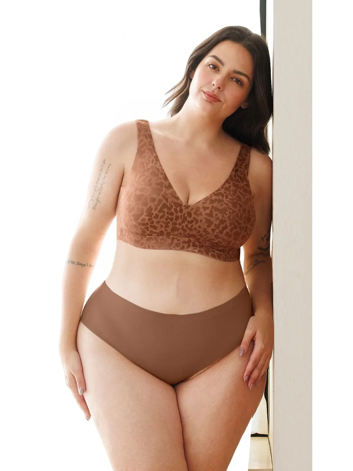 Velourette™ Seamless Deep V Wireless Bralette