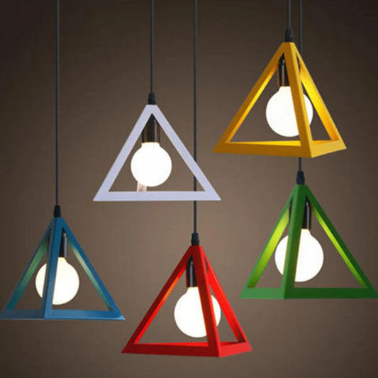 GlowPyramid - Stilfuld pendel med vintage-inspireret design og hyggelig belysning