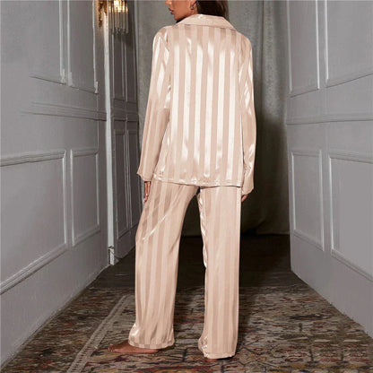 Silkeslena dampyjamas-set – Emilia