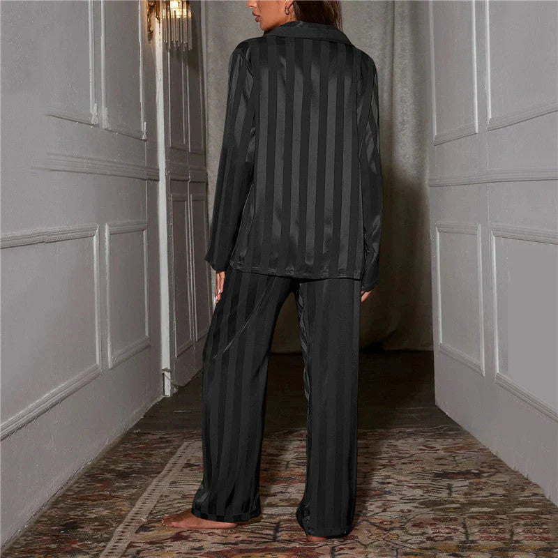 Silkeslena dampyjamas-set – Emilia