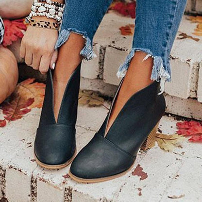 Stivaletti Donna con Taglio a V – Stile Elegante Slip-On con Tacco Largo