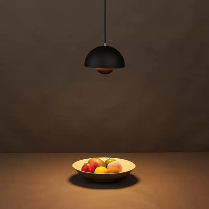 Elegante Deckenlampe - Natürliche Beleuchtung für einen raffinierten Innenraum