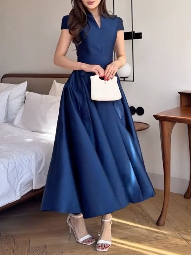 Elegant Long Dress in Navy Blue with V-Neck Collar