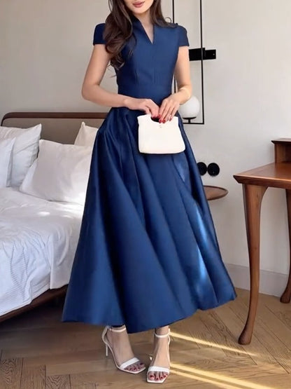 Elegant Long Dress in Navy Blue with V-Neck Collar
