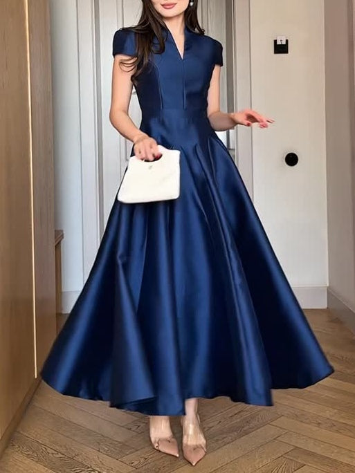 Elegant Long Dress in Navy Blue with V-Neck Collar