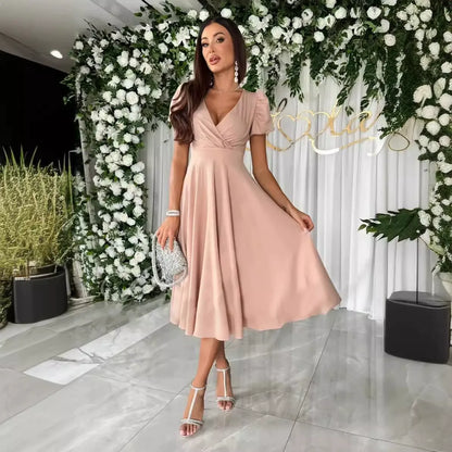 Elegante abito midi plissettato da donna – Abito aderente con scollo a V e maniche corte