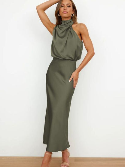 BENTHE - Halter Neck Satin Maxikleid mit Drapiertem Ausschnitt