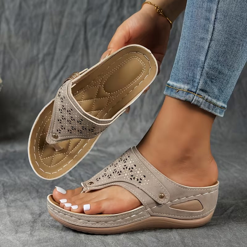 Lina — Sandalia cómoda con cuña