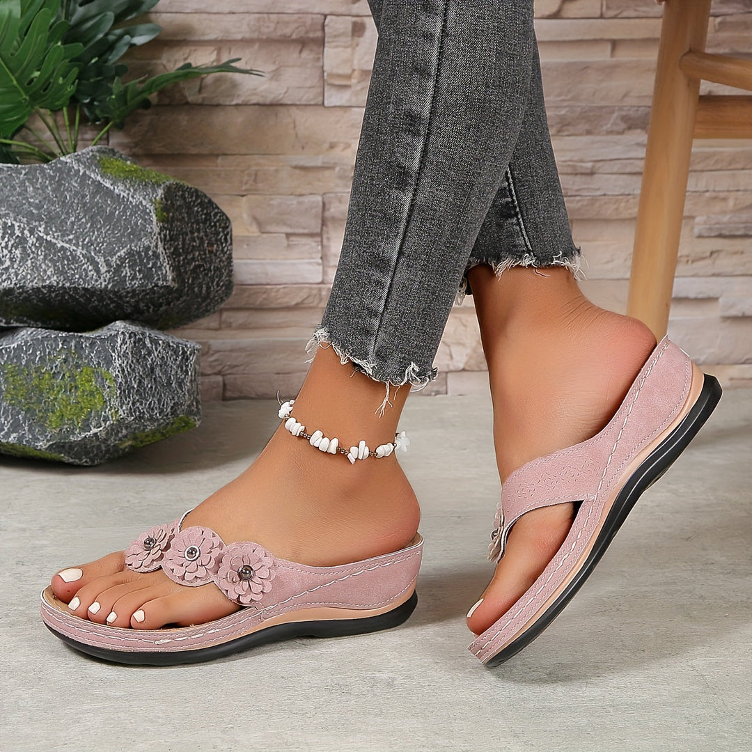 Women’s Supportive Sandals with Contoured Footbed