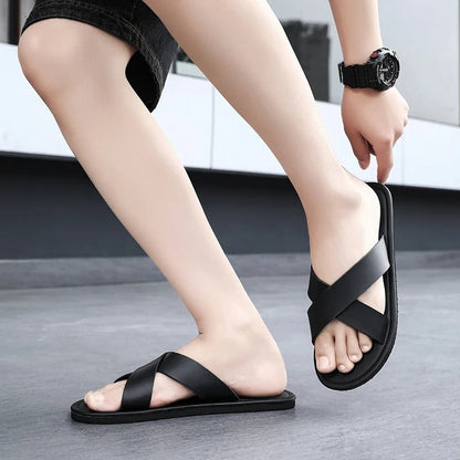 Tom Hollinger | Minimalistische Cross-Strap Sandale
