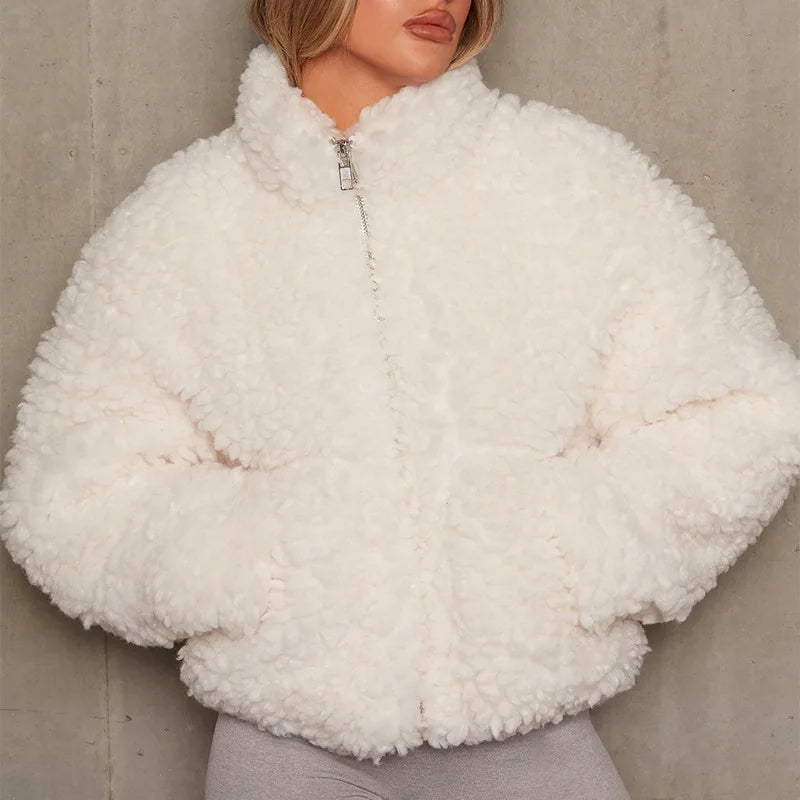 Woll-Teddyjacke mit Reißverschluss und hohem Kragen