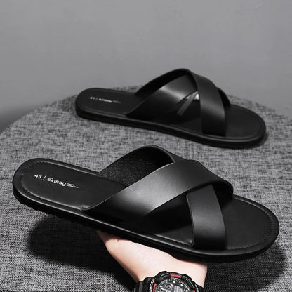 Tom Hollinger | Minimalistische Cross-Strap Sandale