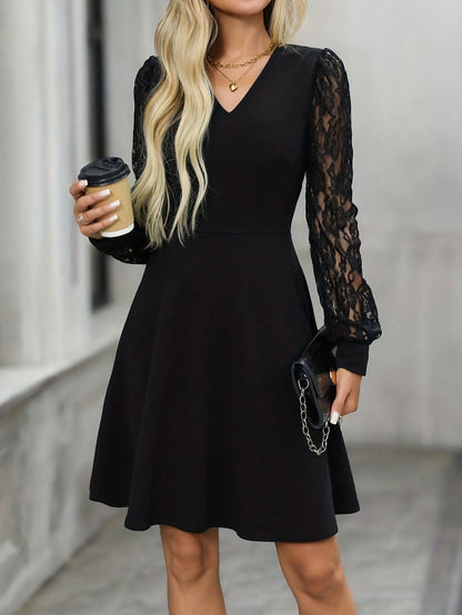 Catarina | Vestido decote em V com manga em renda e cinto