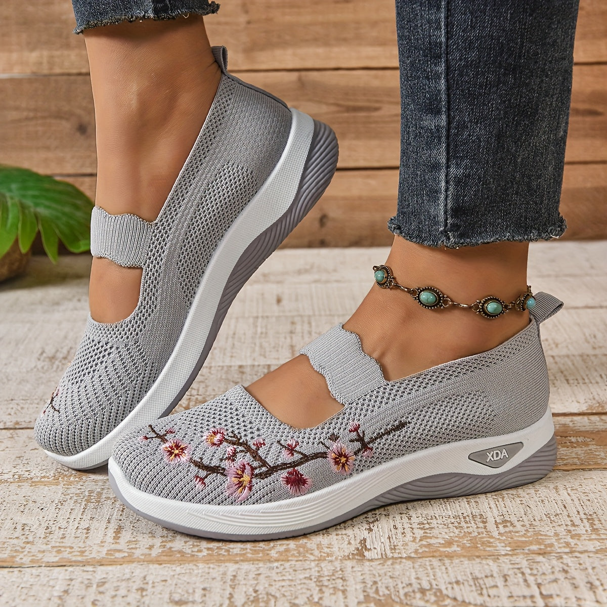 Velaryn™ – Ergonomic Comfort Shoes (Free Insoles Included)