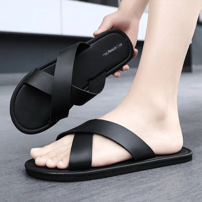Tom Hollinger | Minimalistische Cross-Strap Sandale