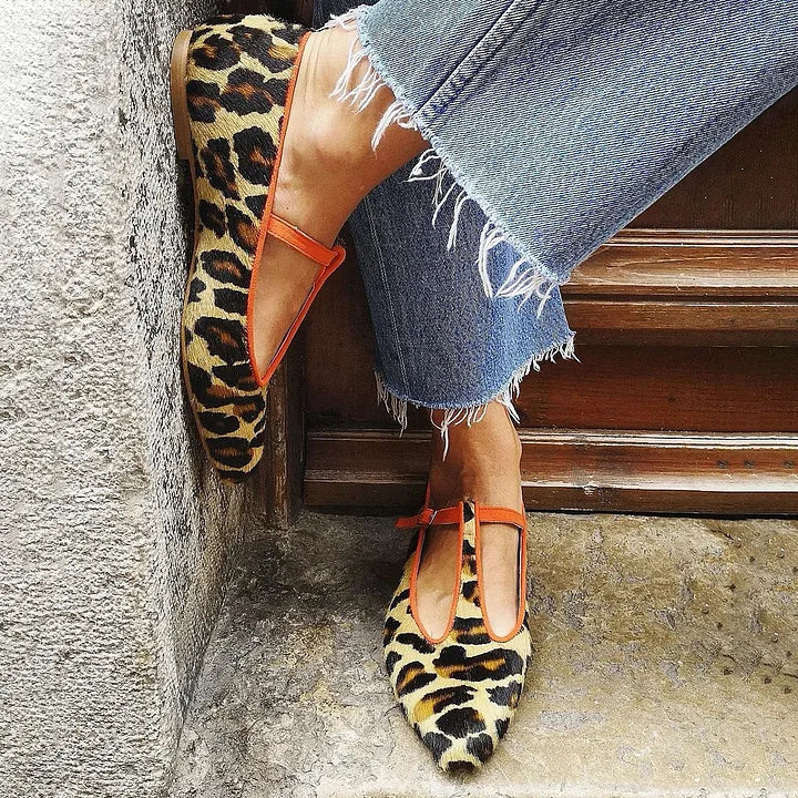 Zarina - Damen Leopard T Steg Ballerinas