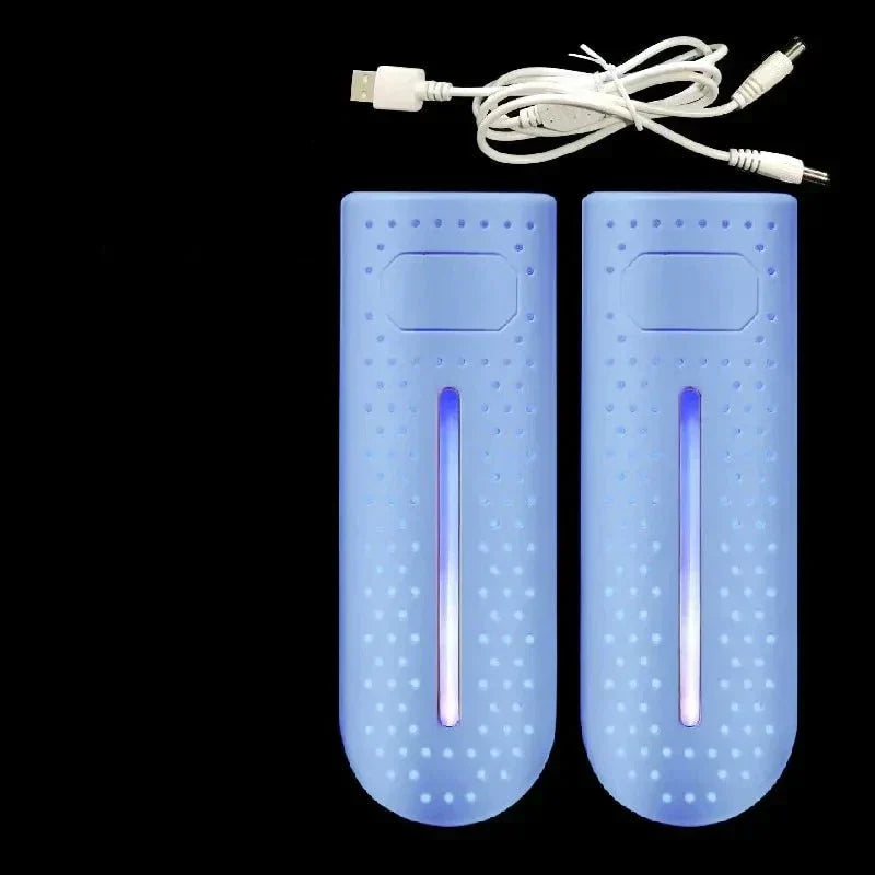 Zwei blaue Schuhdesinfektionsgeräte mit USB-Kabel, antibakteriell, tragbar.