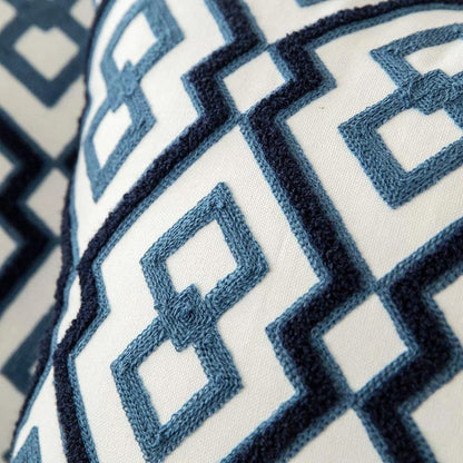 Blauw Geborduurd Sierkussen | Klassiek Ornamentmotief | Zachte Luxe Stof 45x45 cm