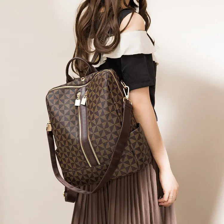 Stylish Convertible Backpack with Clutch - TARHUS