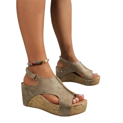 Mia – Vintage sandály na platformě