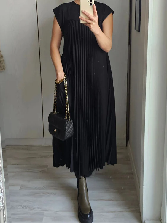 Ashna | Plissiertes ärmelloses Kleid in minimalistischer Eleganz