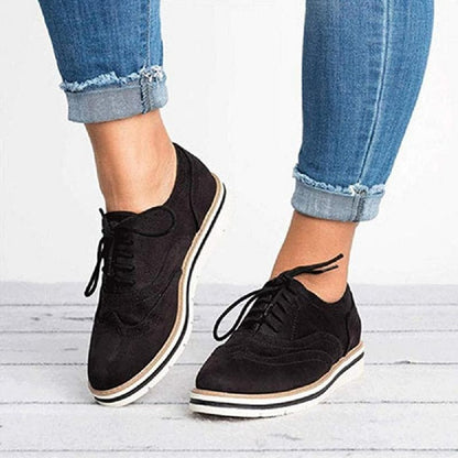 Dames Derby schoenen van suède met brogue-details – Carisse
