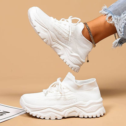 Bequeme orthopädische Schuhe mit zusätzlicher Fußunterstützung