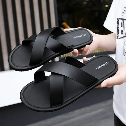 Tom Hollinger | Minimalistische Cross-Strap Sandale