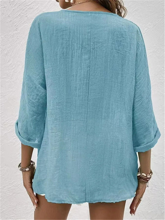 Lina - Elegant Blus med V-ringning och Knappdetaljer
