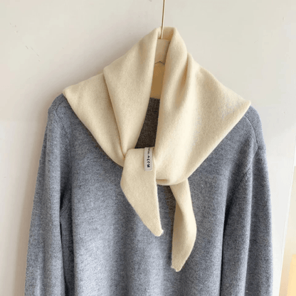 CosyWrap - Écharpe tricotée triangulaire en laine de niche pour les femmes, comme foulard ou écharpe chaude