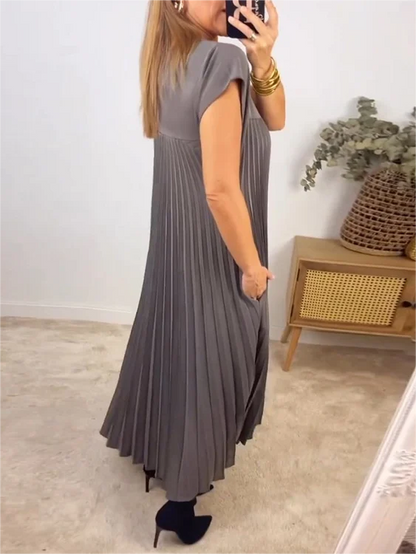 Ashna | Plissiertes ärmelloses Kleid in minimalistischer Eleganz