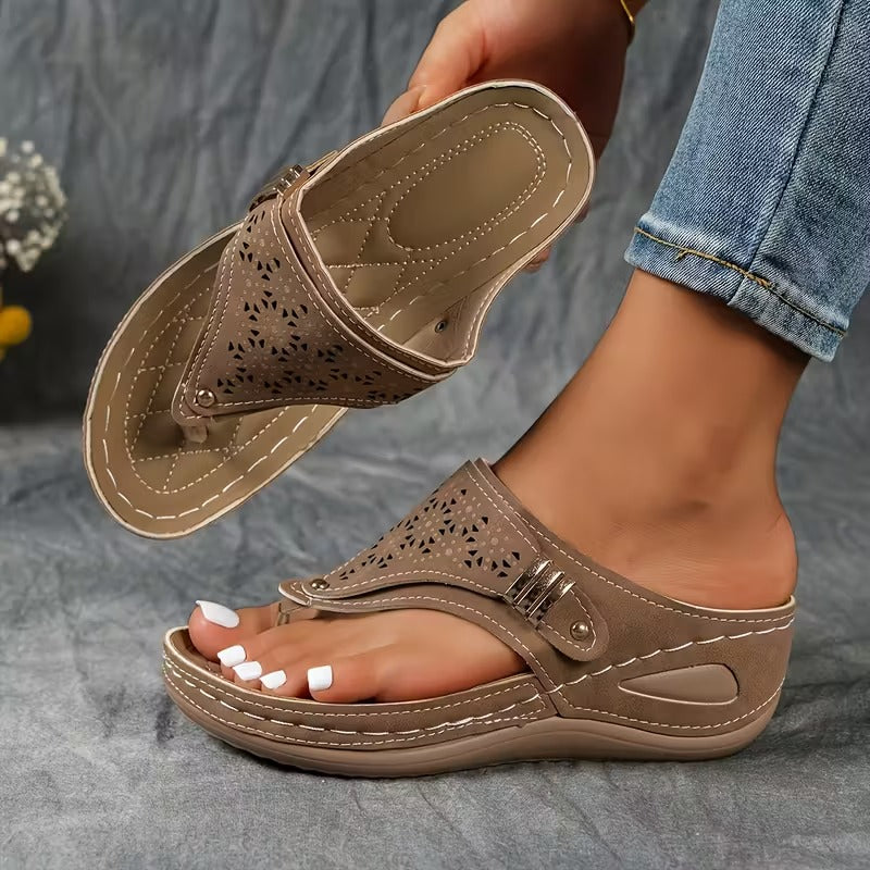 Lina — Sandalia cómoda con cuña