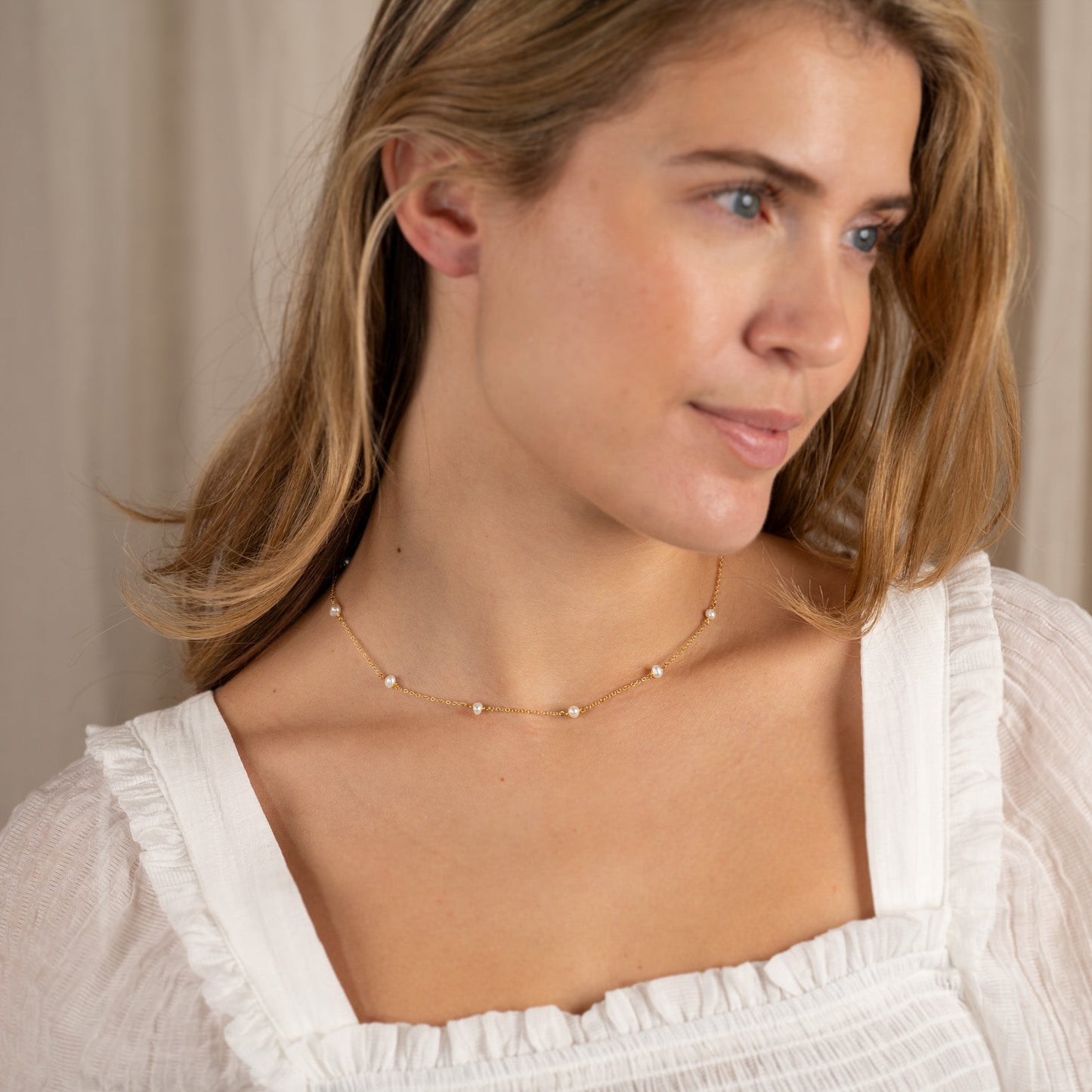 Astrid - Elegant Perlehalskæde