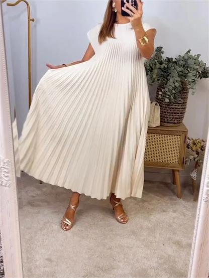 Ashna | Plissiertes ärmelloses Kleid in minimalistischer Eleganz