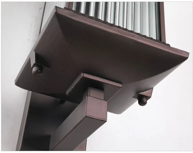 TerraGuard Classic – Waterdichte Buitenwandlamp van Metaal